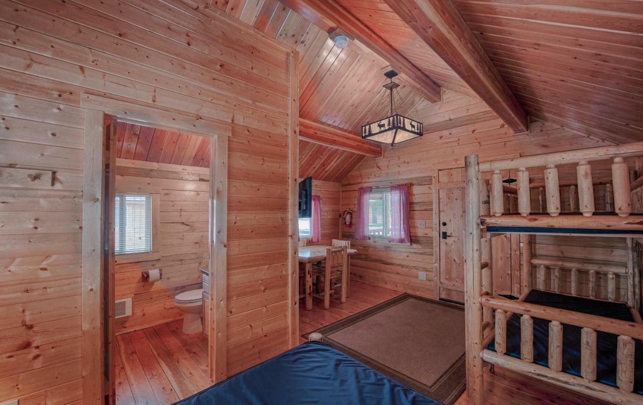 Yellowstone Grizzly RV Park&Cabins Villa West Yellowstone Esterno foto